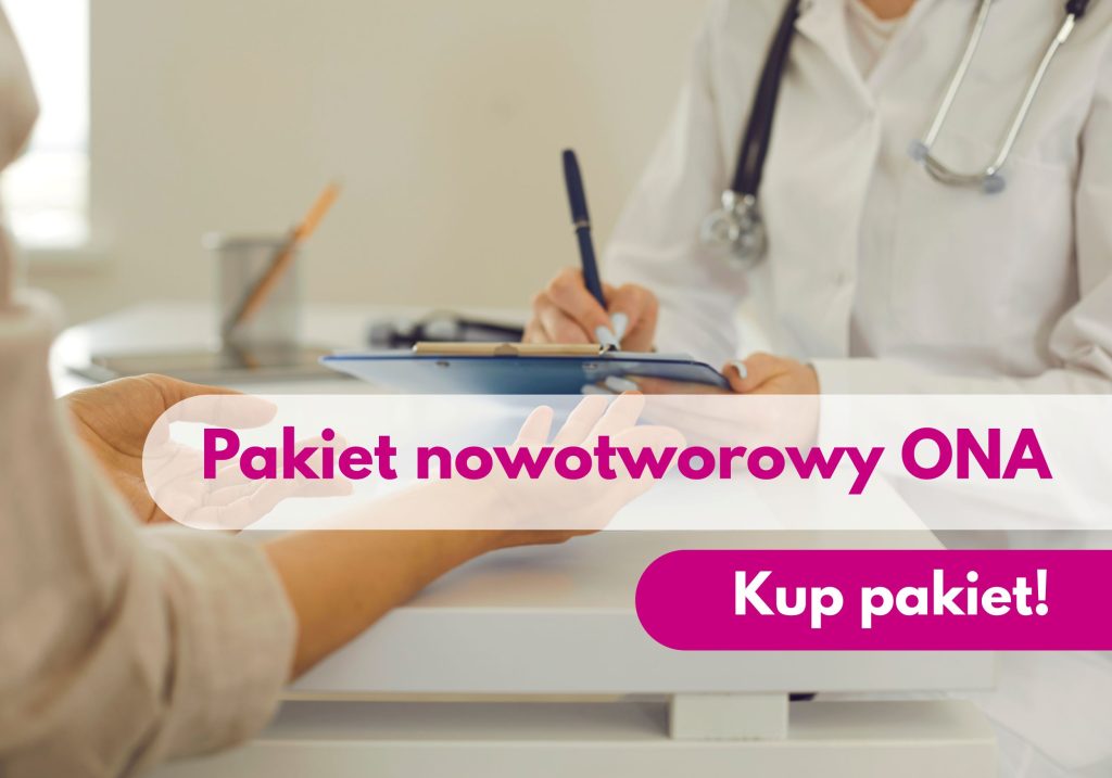 Lekarz ze stetoskopem na szyi przeprowadzający wywiad z pacjentem podczas konsultacji lekarskiej w Centrum Medycznym neoMedica w Poznaniu.