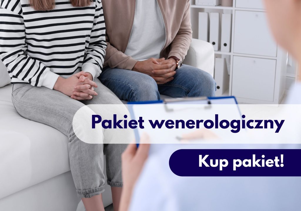 Para siedząca na konsultacji wenerologicznej z lekarzem zapisującym informacje na teczce w Centrum Medycznym neoMedica w Poznaniu.