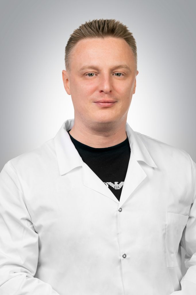 Lekarz POZ Mariusz Böhm w Centrum Medycznym neoMedica w Poznaniu.